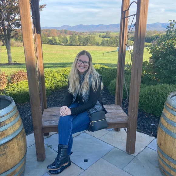 MEET ME - Picture 2 of 11